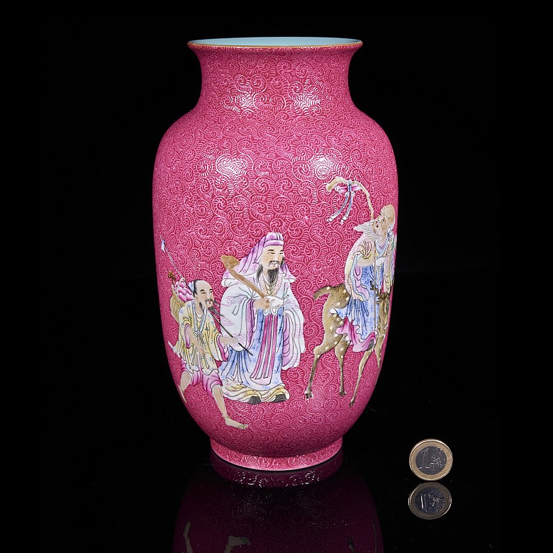 Pink glazed porcelain vase “Characters”, Minguo