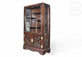 A Hongmu wooden sideboard-display cabinet, 20th century