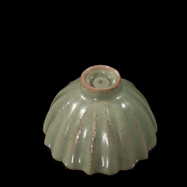 Celadon-glazed lobed bowl, Lonquan Kiln, Song dynasty