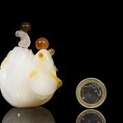 Agate snuff bottle 'Fish', Qing dynasty, Qianlong