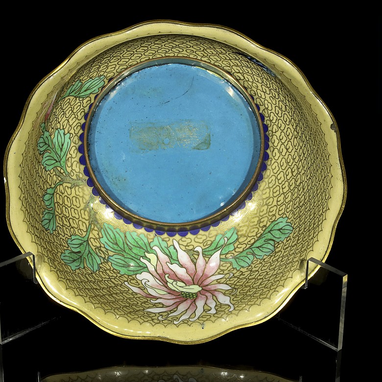 Enamel bowl 