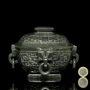 Spinach green jade “Gui” vessel, Qing dynasty