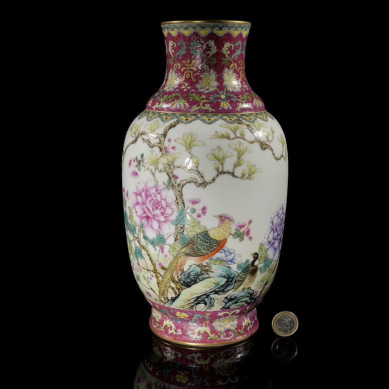 Famille rose vase ‘Garden with Birds’, Qing dynasty, with Qianlong mark