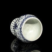 Copa de cerámica vidriada azul y blanco, con marca Xuande