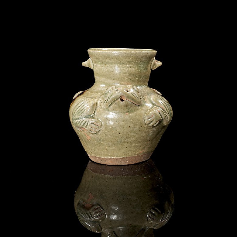 Glazed ceramic ‘Frog’ jug, Jin style - 1