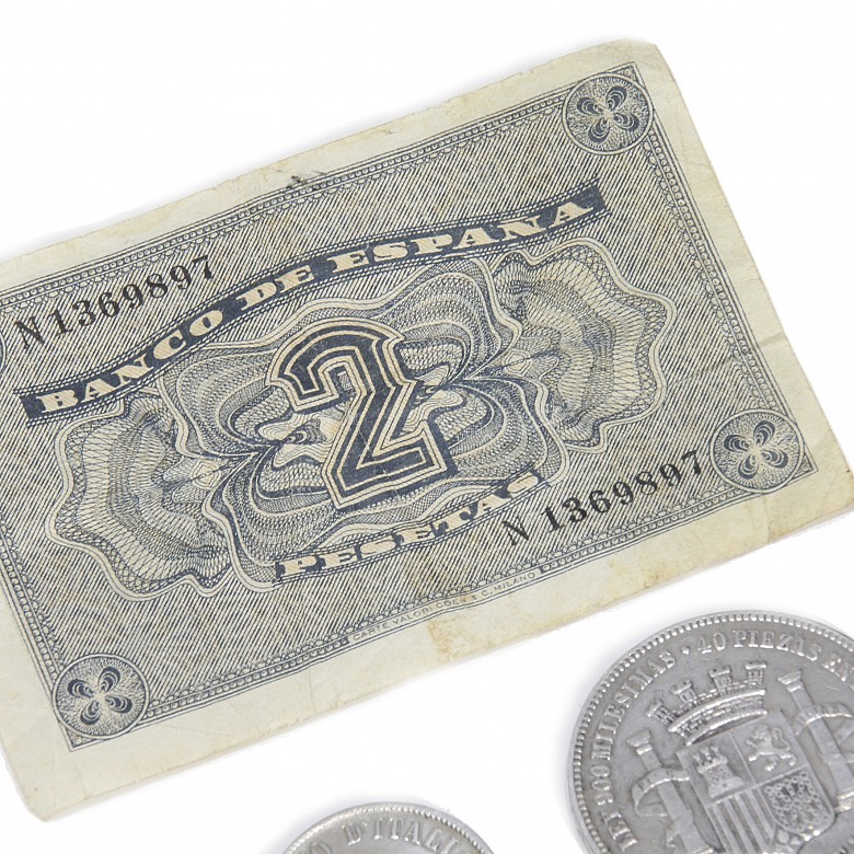 Lote de cinco monedas y un billete, 1751 - 1935.