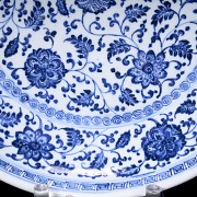 Large blue-and-white glazed ware ‘Flowers’ dish, Qing dynasty