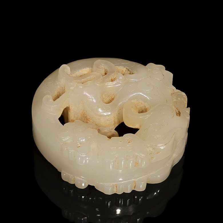 White jade figurine with dragon, Eastern Han dynasty