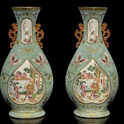 Pareja de jarrones esmaltados, dinastía Qing