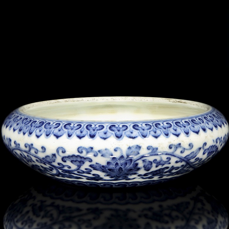 Porcelain inkwell, blue and white, 20th century