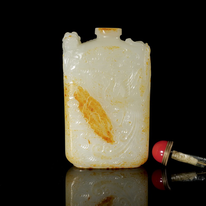 Carved jade ‘Phoenix, dragon and poem’ snuff bottle, Qing dynasty