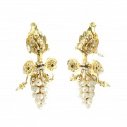 Pendientes de oro amarillo 18 k y perlas en forma de racimo