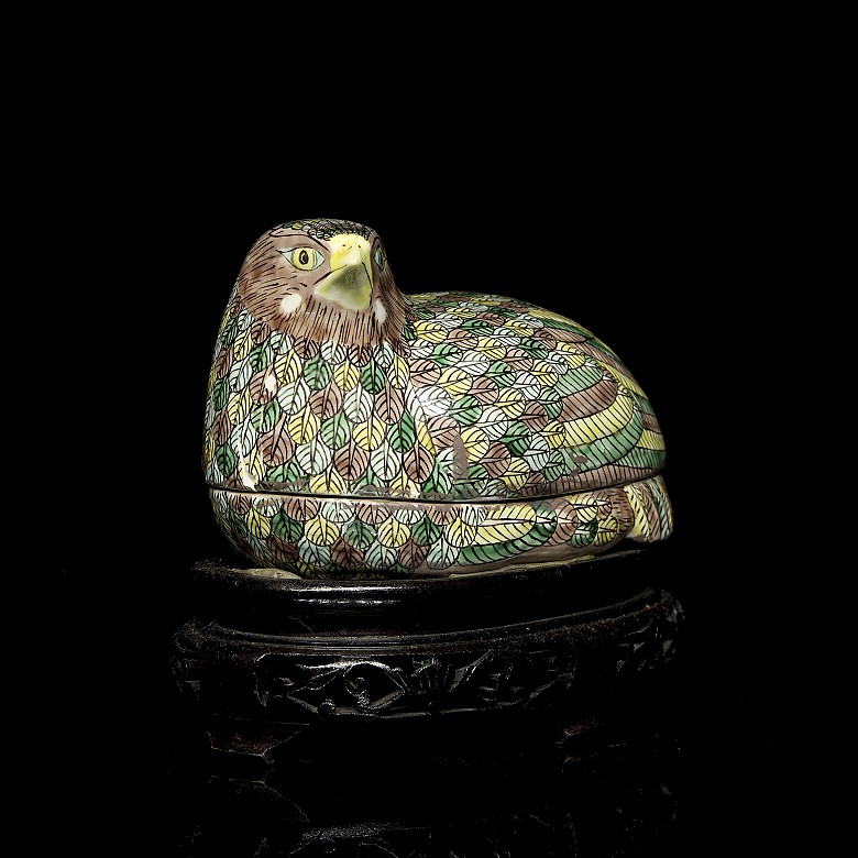 Porcelain enameled ‘Quail’ box, Chinese Republic