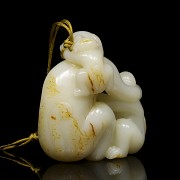 White jade figure 'monkeys', Qing dynasty, Qianlong