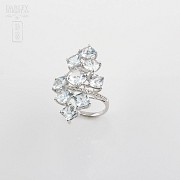 Beautiful aquamarine and diamond ring