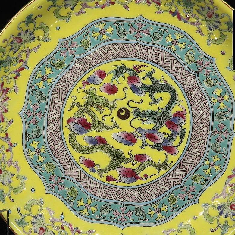 Porcelain dish with dragons, 20th century