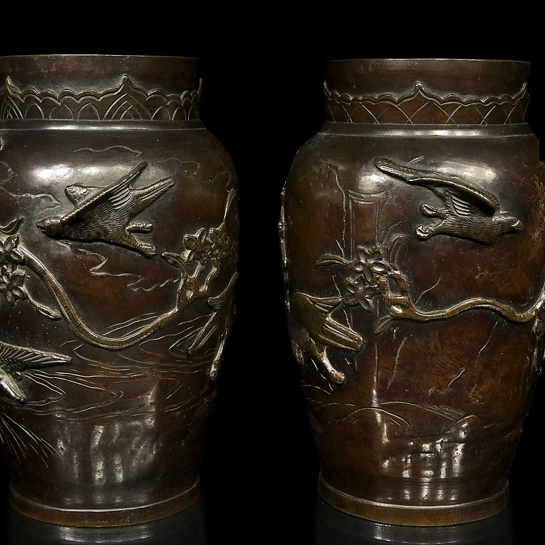 Pair of Japanese vases, 20th century