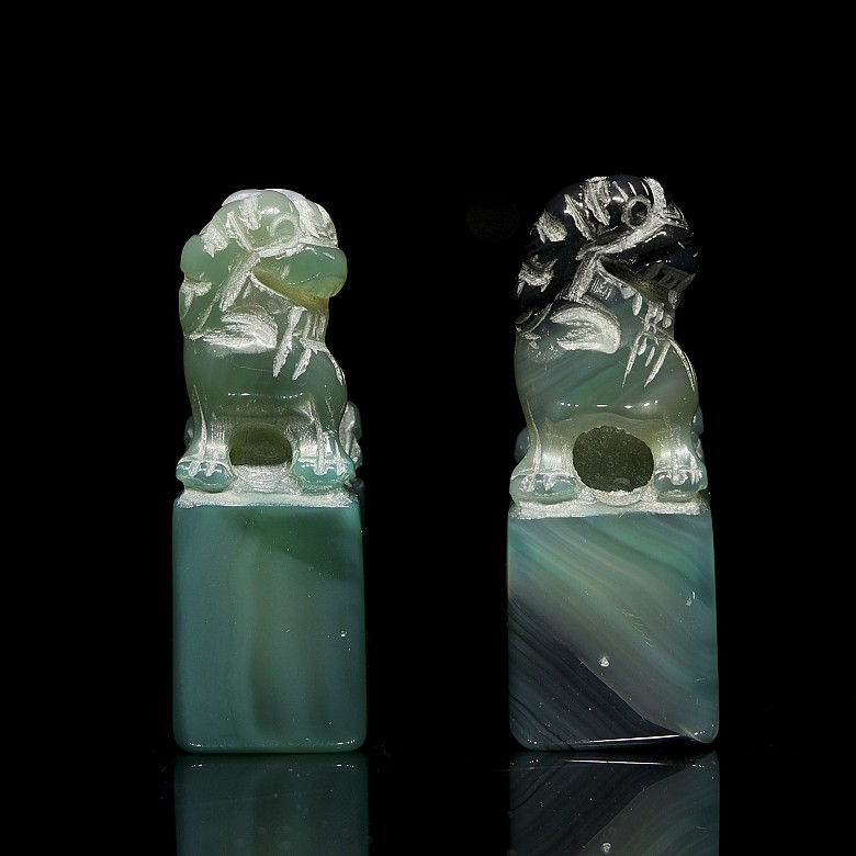 Pair of ‘Lion’ agate stamps, early 20th century