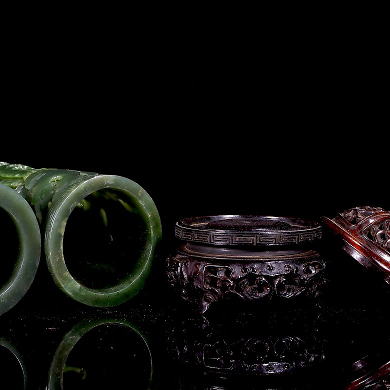 Pair of spinach green jade incense burners, Qing dynasty