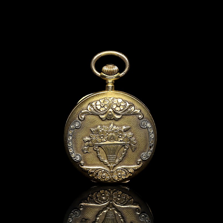 Small pocket watch in 18kt gold