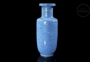 Blue-glazed porcelain vase, Qing dynasty