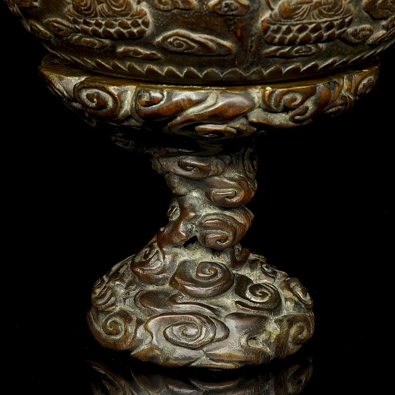 Carved wooden chenxiangmu ritual censer, Qing dynasty