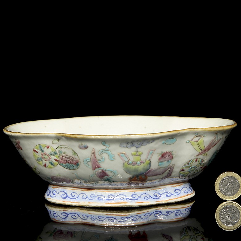 Recipiente de porcelana familia rosa, dinastía Qing tardía