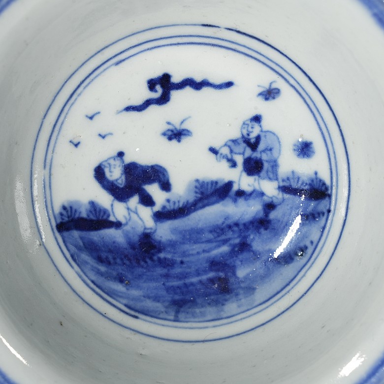 Porcelain-glazed bowl ‘Characters’, Qing dynasty