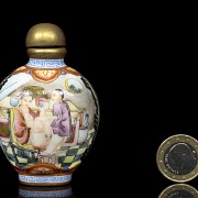 Botella de rapé de porcelana esmaltada, con marca Qianlong