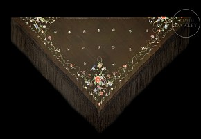 Elizabethan embroidered silk Manila shawl, 19th century