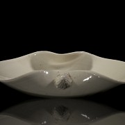 Lotus-leaf porcelain vessel, Qing dynasty