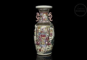 Porcelain vase ‘Scenes’, Qing dynasty