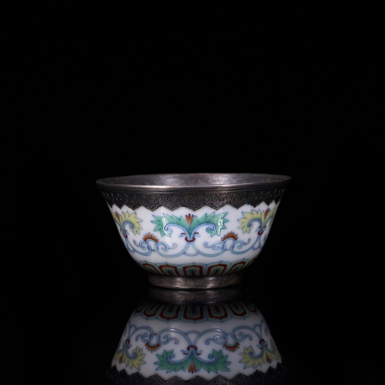 Small porcelain and silver ‘Doucai’ bowl with Yongzheng hallmark