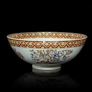 Enameled bowl with 