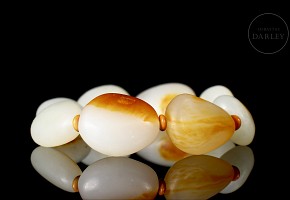 Eight-bead carved white jade bracelet, 20th century