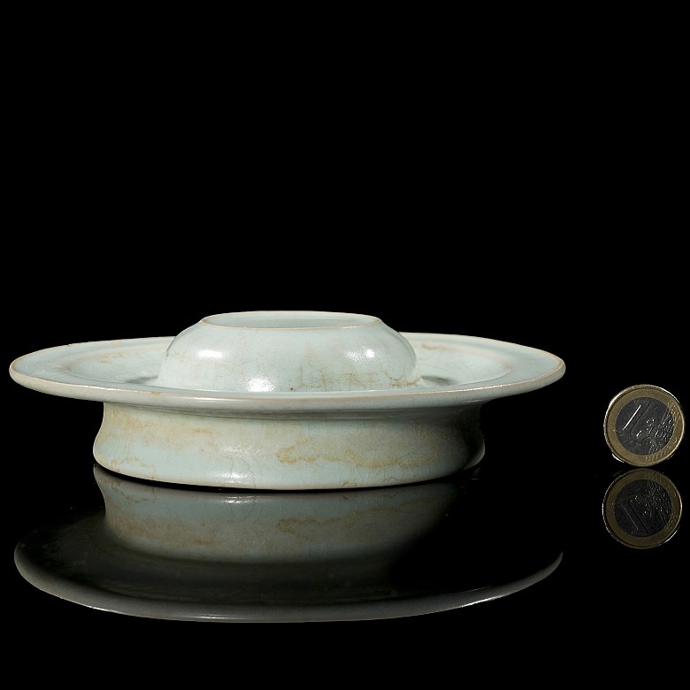 Ceramic ‘Ruyao’ cup base, Song dynasty