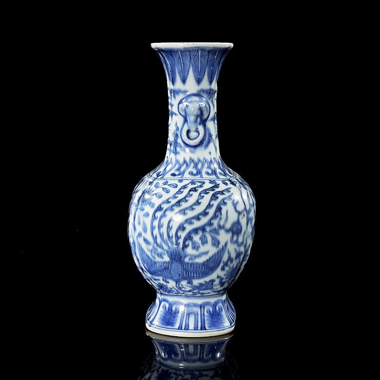 Jarrón de porcelana azul y blanco 