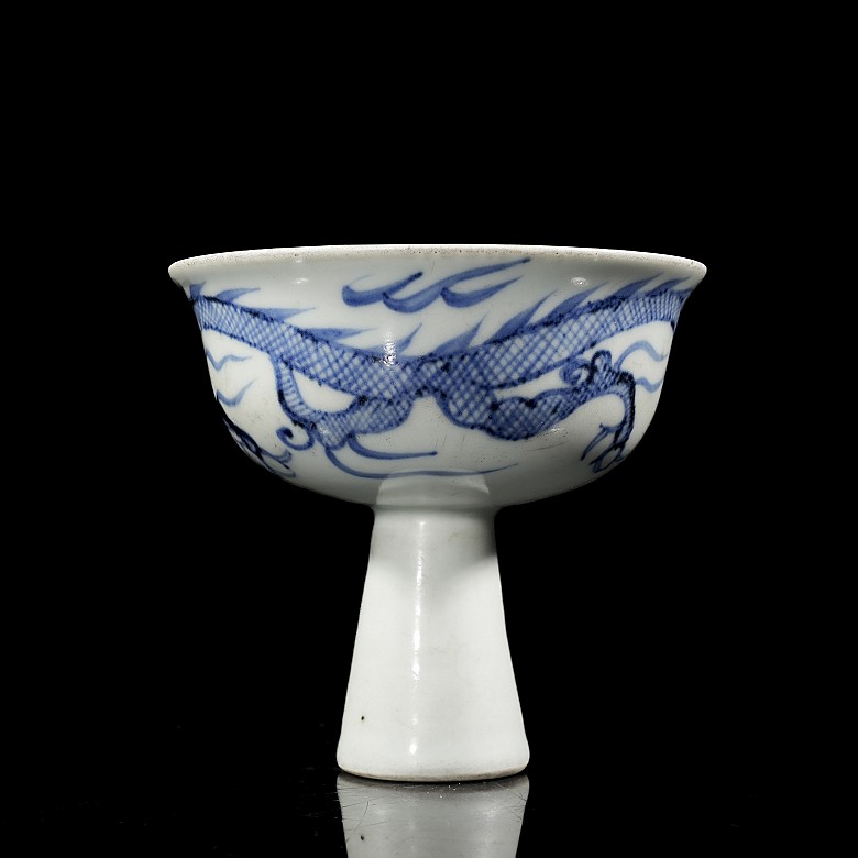 Small ‘Dragons’ footed bowl, Yuan Dynasty