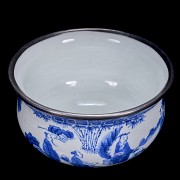 Porcelain-enamelled censer ‘Scene’, Qing dynasty