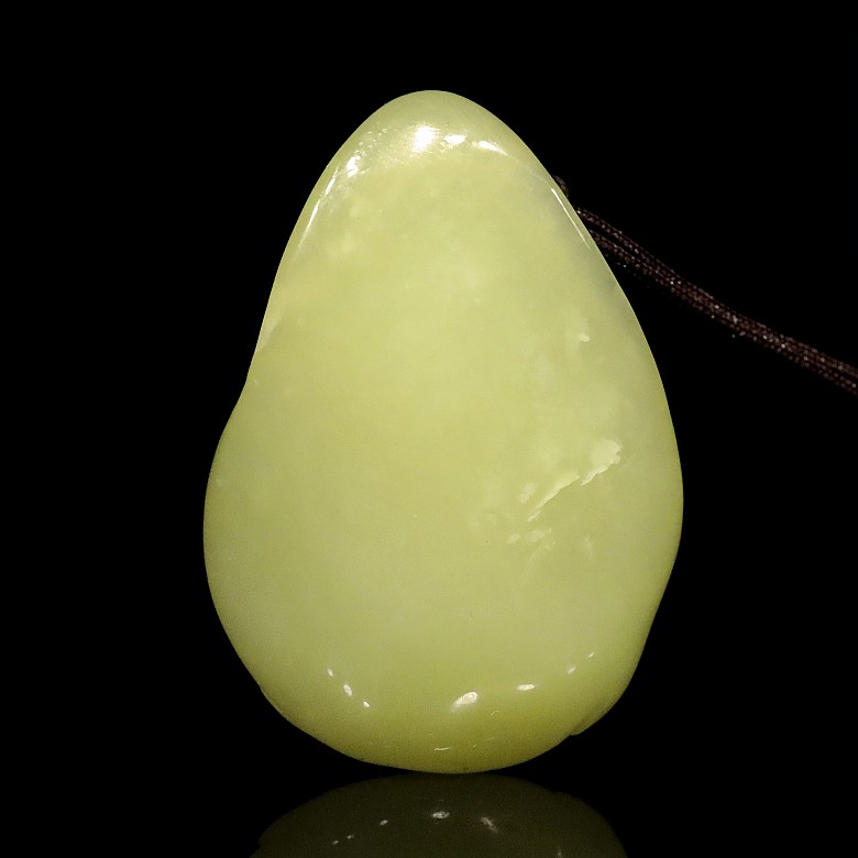 Yellow jade pendant 