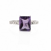 18k white gold ring with amethyst and 6 diamonds.