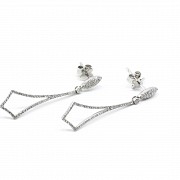 18k white gold earrings with diamonds