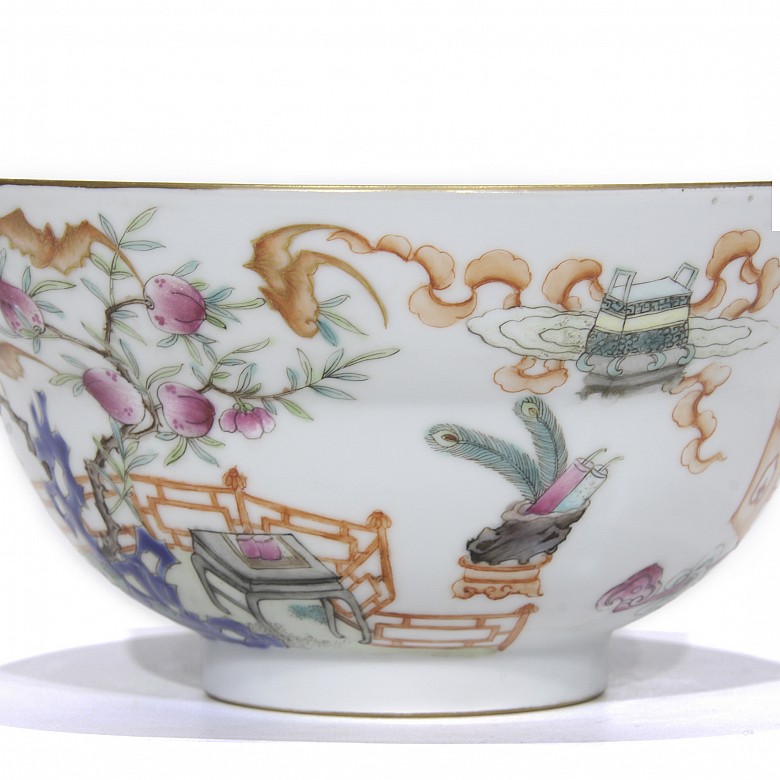 Enameled bowl with treasures, peaches and bats, with Daoguang seal.