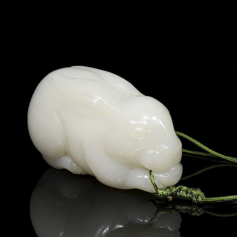 White jade pendant 