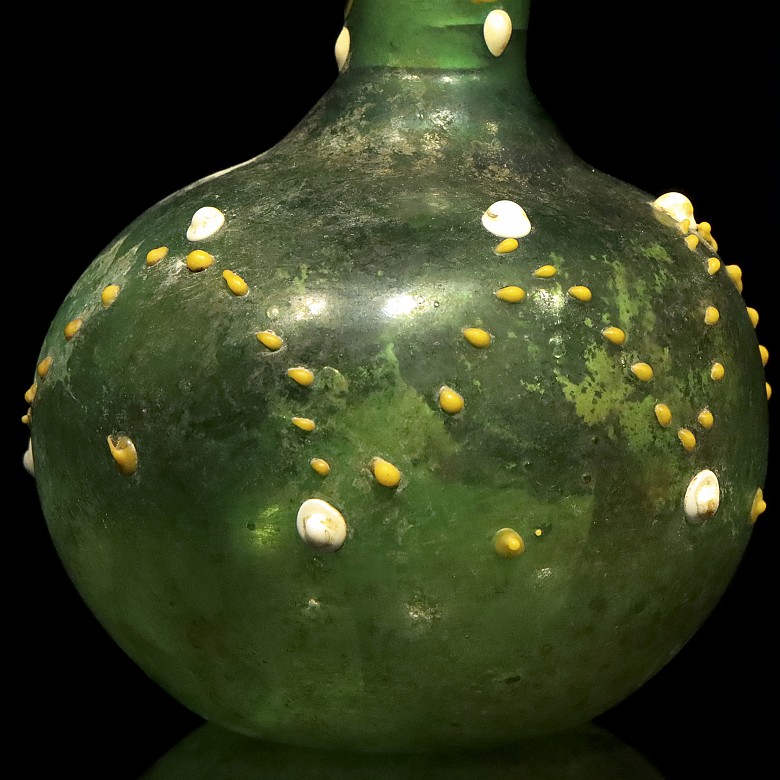 Green glass flask, Tang dynasty