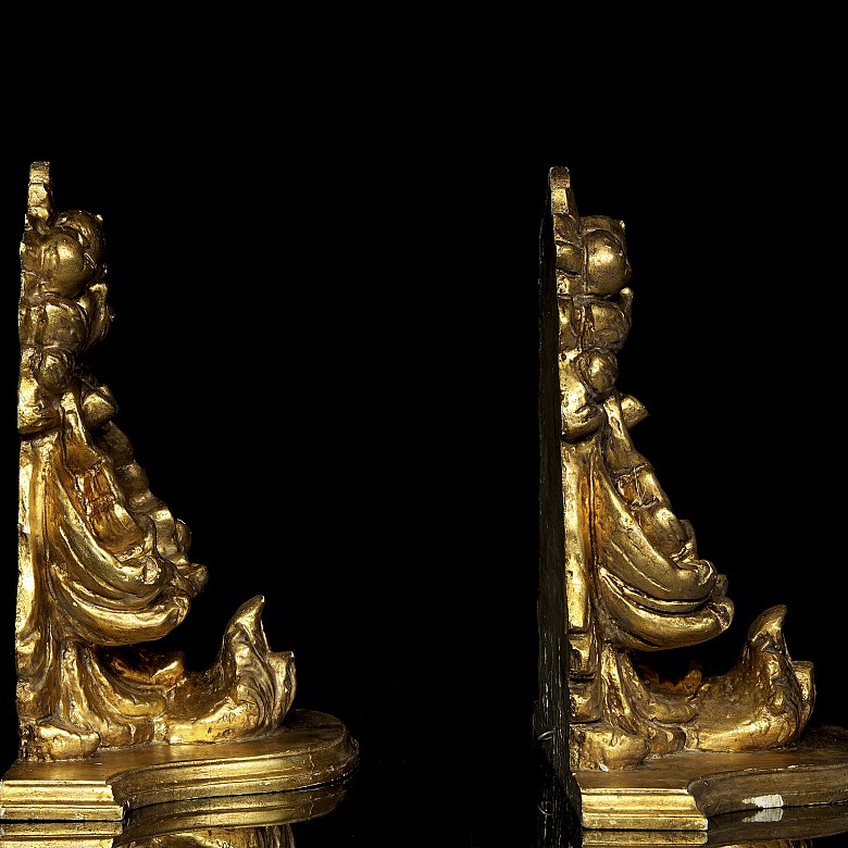 Pair of carved wooden corbels, 19th century