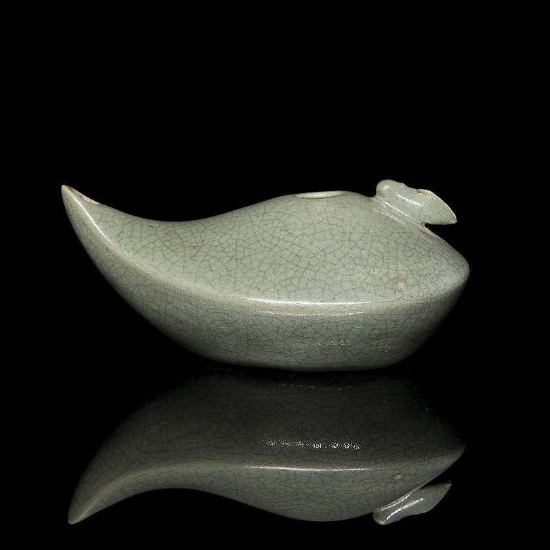 Song-style glazed ceramic water vessel ‘Ruyao’