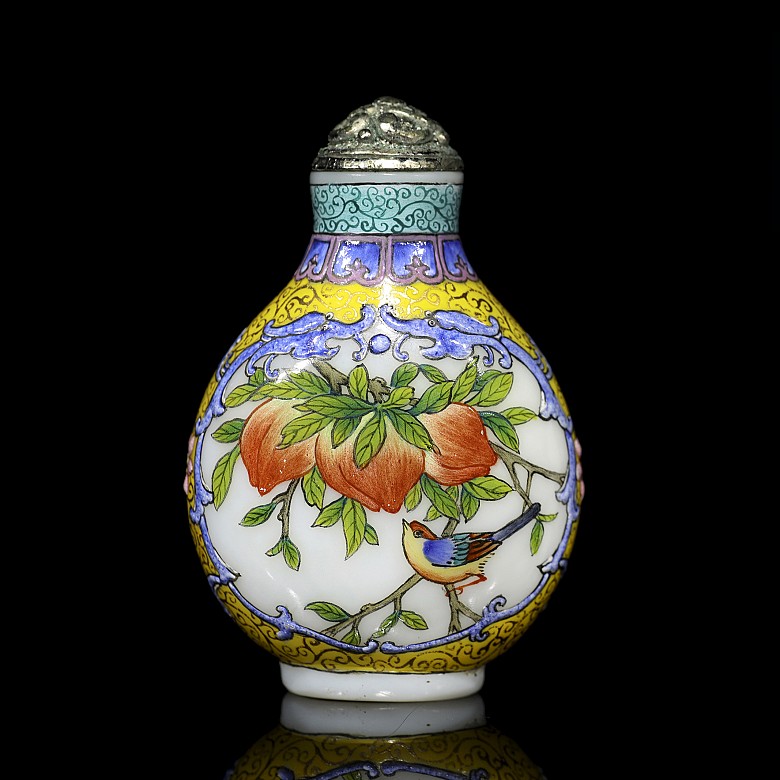 An enameled snuff bottle, with Qianlong mark