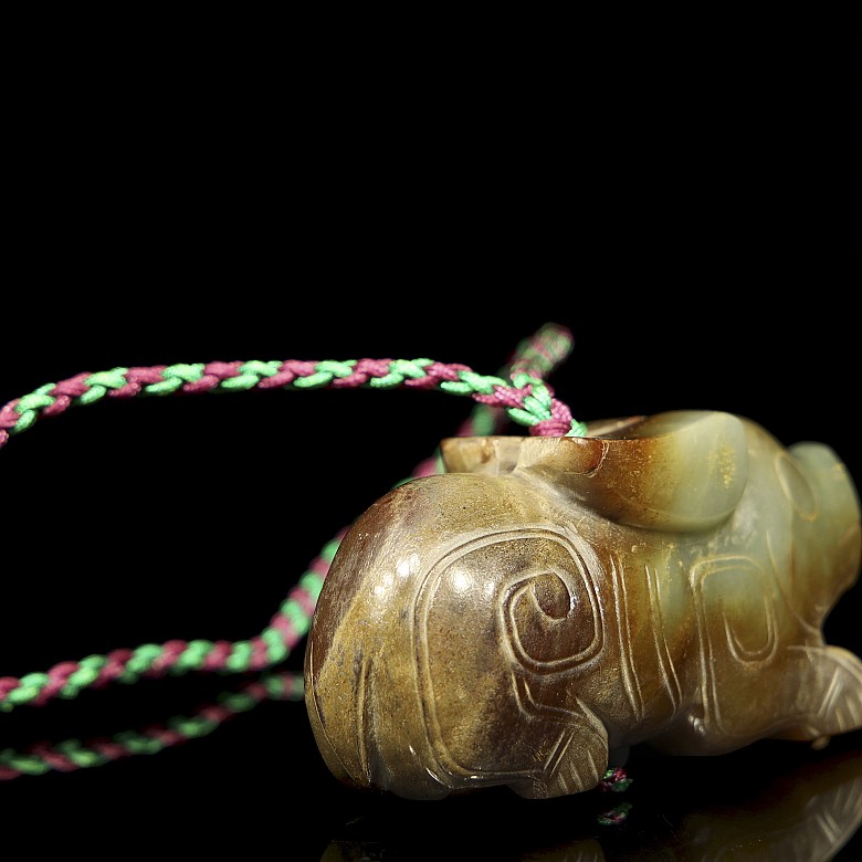 Carved jade pendant, Western Zhou