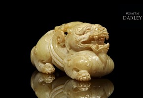 Jade carved 'lion' figure, Han dynasty